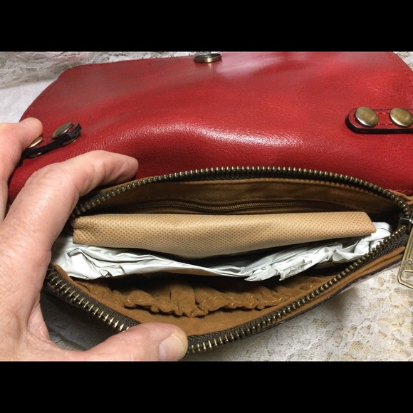 NWT PATRICIA NASH CROSSBODY, Red FLORAL - Picture 5 of 9